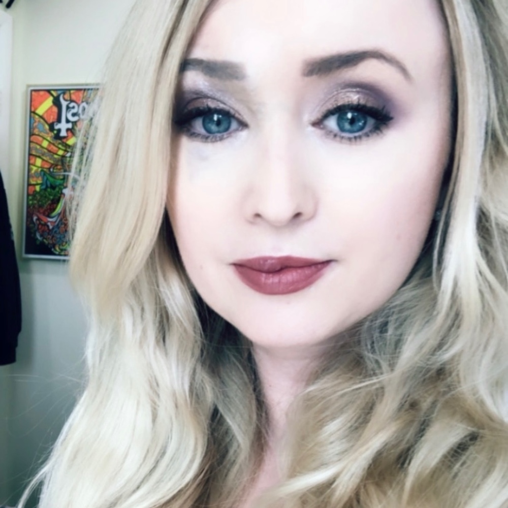 Meet your Posher, Posh